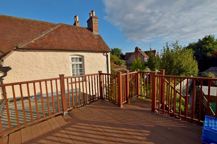 1 Bedroom Flat To Rent In Church Lane, Eastergate, PO20