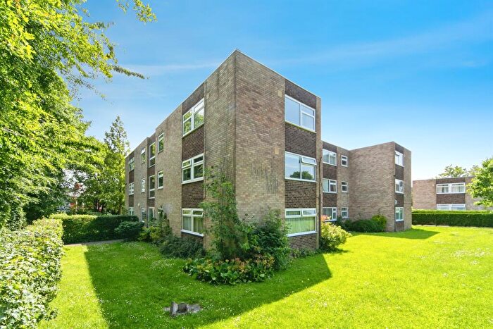 2 Bedroom Apartment For Sale In Downing Close, Prenton, CH43