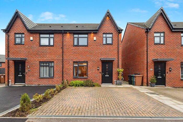 3 Bedroom Semi Detached House For Sale In Arnfield Road, Audenshaw, Manchester, Greater Manchester, M34