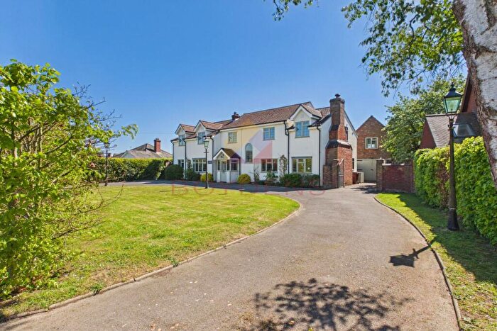 6 Bedroom Detached House For Sale In Moor Road, Colchester, CO4