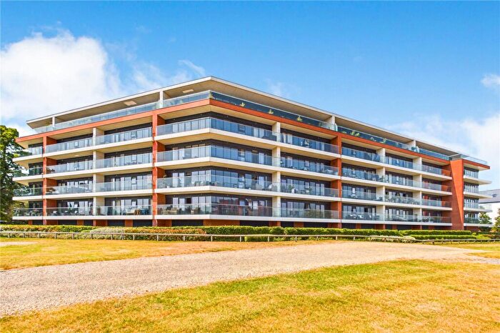 2 Bedroom Apartment For Sale In Racecourse Road, Newbury, Berkshire, RG14
