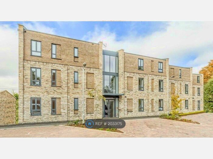 2 Bedroom Flat To Rent In Brookmans's Place, Brookmans Park, AL9