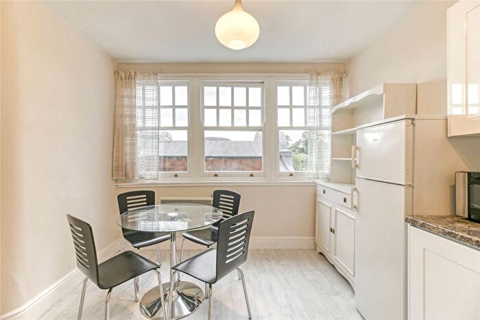 1 Bedroom Flat To Rent In Lyndhurst Gardens, Hampstead, NW3