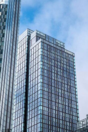 1 Bedroom Apartment For Sale In Silvercroft Street Manchester, Manchester, M15