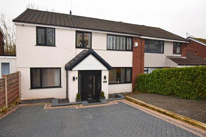 5 Bedroom Semi Detached House For Sale In Compton Way, Middleton, M24