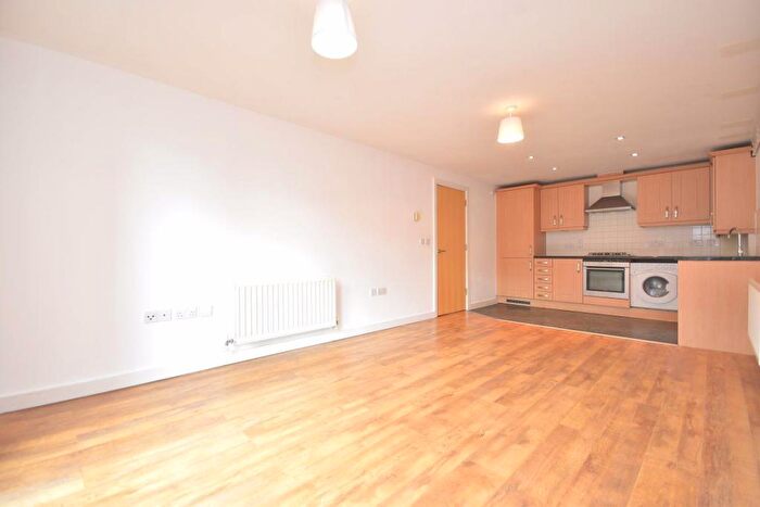 2 Bedroom Apartment To Rent In Warlters Road, London, N7