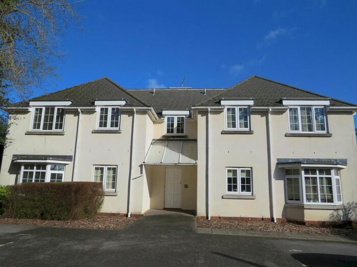 2 Bedroom Flat To Rent In Bridge Road, Bursledon, Southampton, SO31