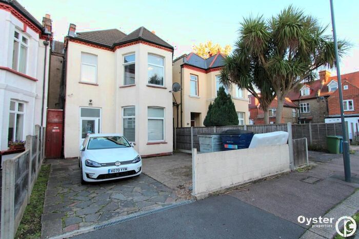 Studio To Rent In Kenton Avenue, Harrow, HA1