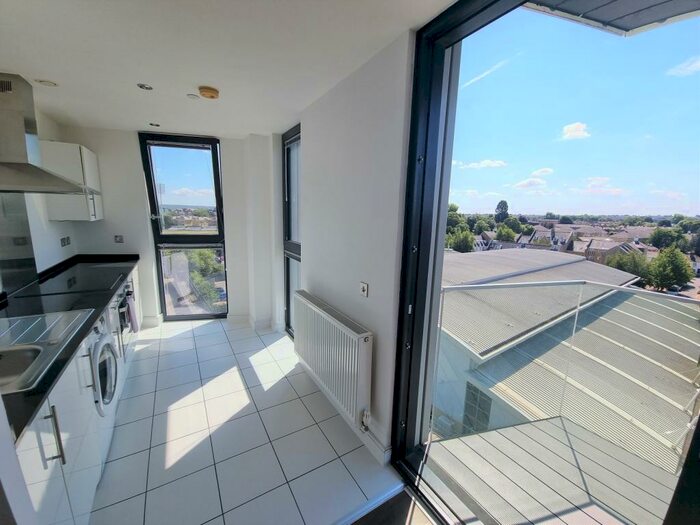 2 Bedroom Apartment To Rent In Century Tower, Shire Gate, Chelmsford, CM2