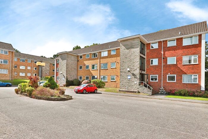 2 Bedroom Flat For Sale In Portswood Drive, Redhill, Bournemouth, Dorset, BH10