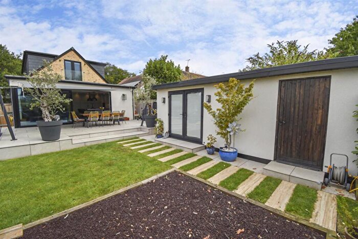 4 Bedroom Detached House For Sale In Southend Road, Howe Green, CM2