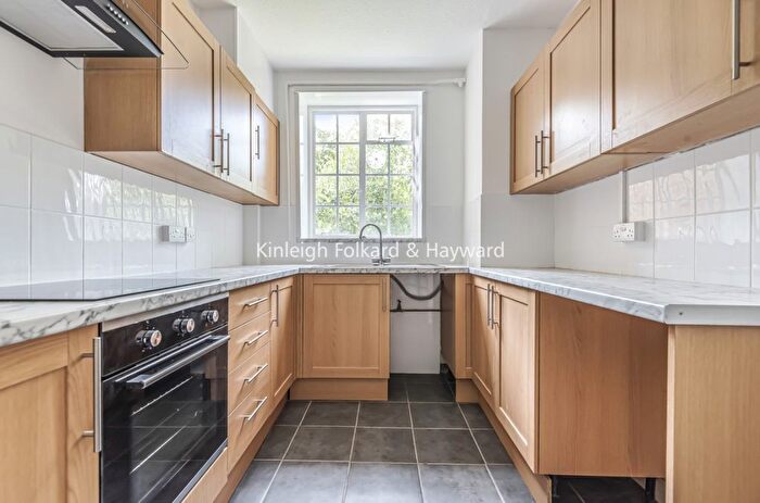 2 Bedroom Flat To Rent In Haslemere Road, London, N8