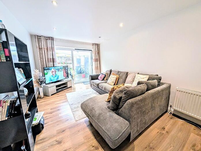 4 Bedroom Terraced House To Rent In Penshurst Road, Thornton Heath, London, CR7