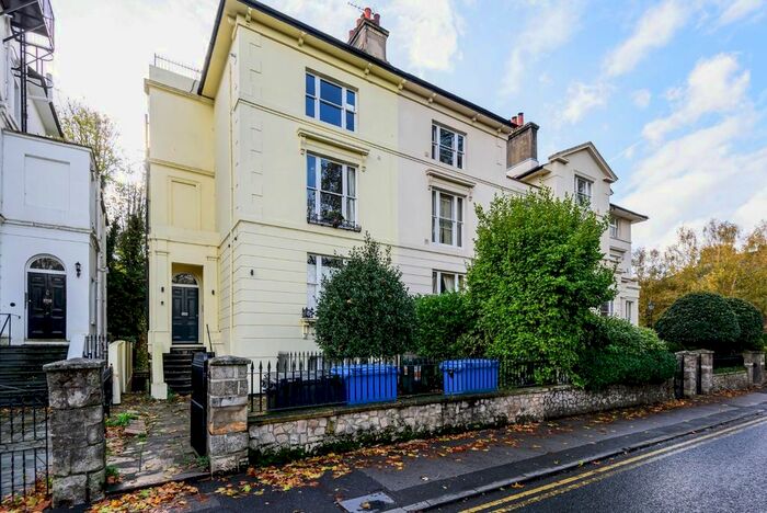 1 Bedroom Flat To Rent In Clarence Road, Windsor, SL4