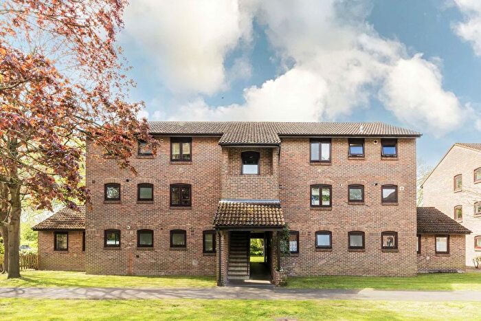 2 Bedroom Flat To Rent In Anstice Close, London, W4