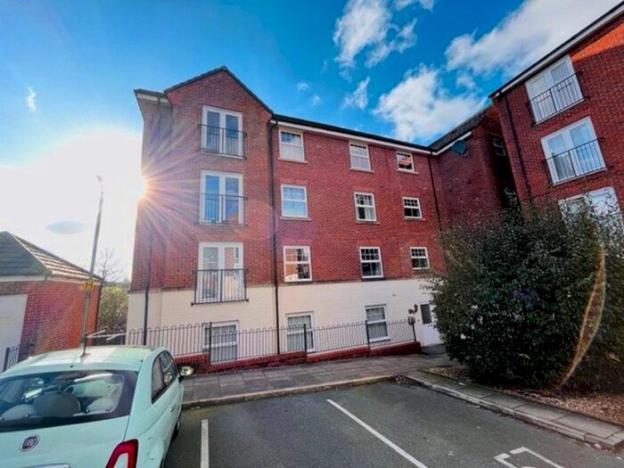 2 Bedroom Flat To Rent In Stonemere Drive, Radcliffe, M26