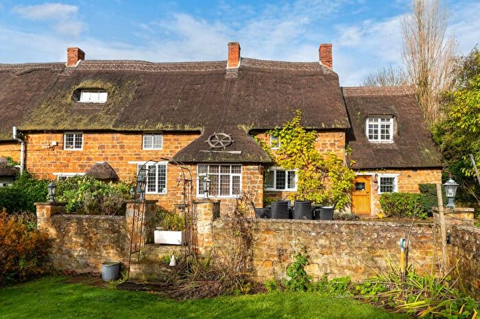 4 Bedroom Cottage For Sale In The Jetty Mollington, Oxfordshire, OX17