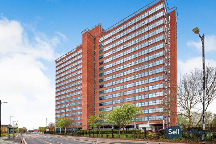 1 Bedroom Apartment For Sale In Chester Road, Old Trafford, Manchester, M16