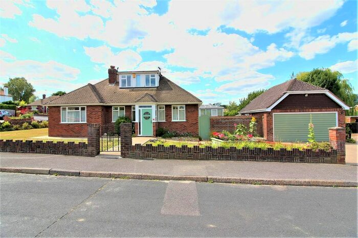 4 Bedroom Chalet To Rent In Willesborough, Ashford, Kent, TN24