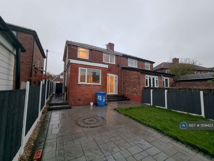 3 Bedroom Semi-Detached House To Rent In Lawnswood Drive, Manchester, M27