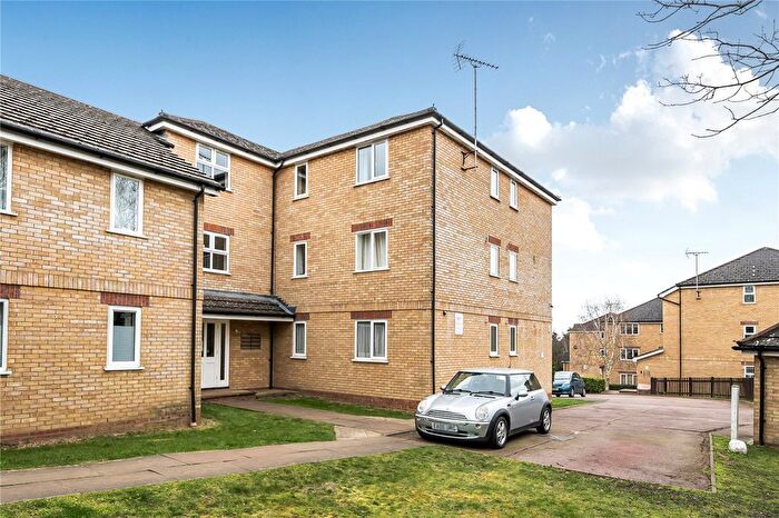2 Bedroom Flat For Sale In Kirkland Drive, Enfield, EN2