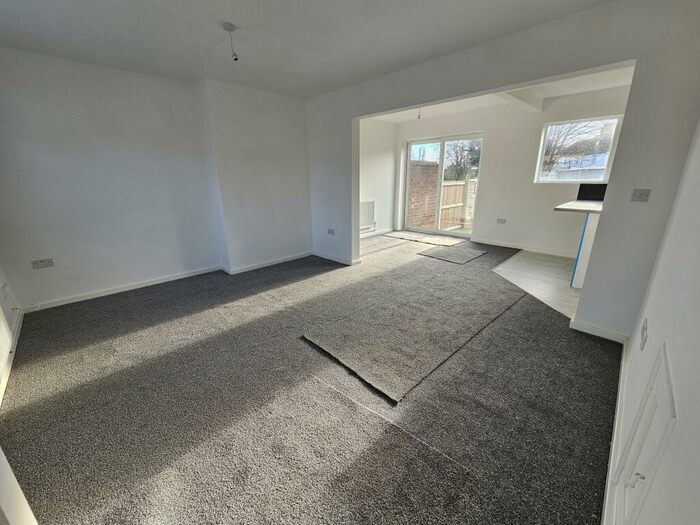 3 Bedroom Semi-Detached House To Rent In Edgar Road, Kettering, NN16