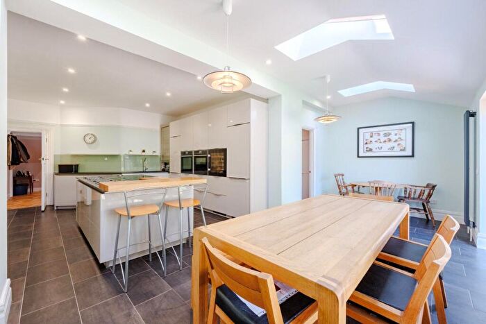 5 Bedroom Detached House For Sale In Leigh Cliff Road, Leigh-On-Sea, SS9
