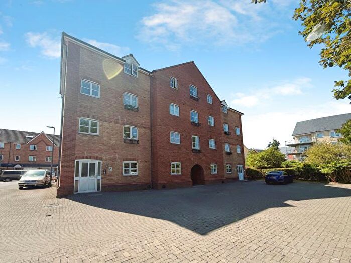 2 Bedroom Flat To Rent In Snowberry Close - Bradley Stoke, BS32
