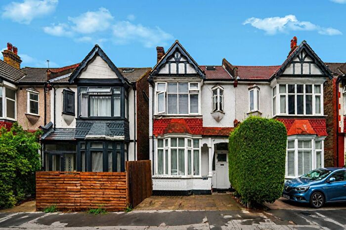 2 Bedroom Flat For Sale In Colson Road, Croydon, CR0