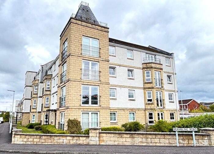 2 Bedroom Flat For Sale In Bittern Court, Dunfermline, KY11