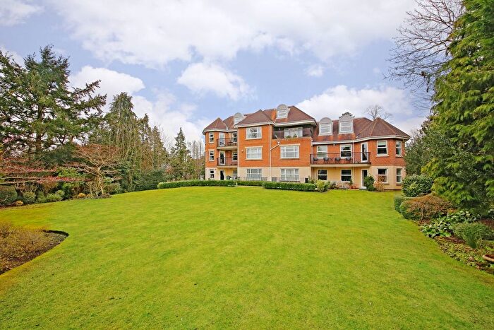 2 Bedroom Flat For Sale In Eastbury Avenue, Northwood, HA6