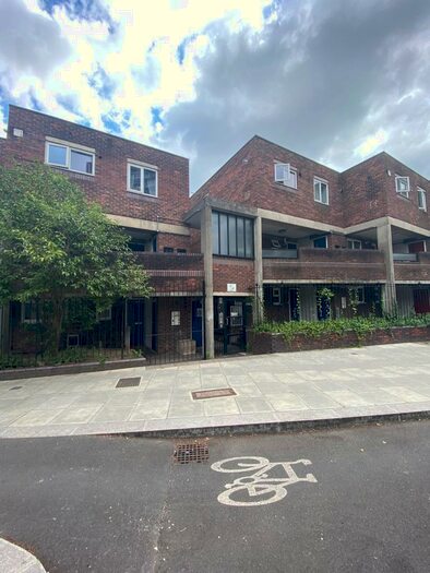 1 Bedroom Apartment To Rent In Western Court, NW6