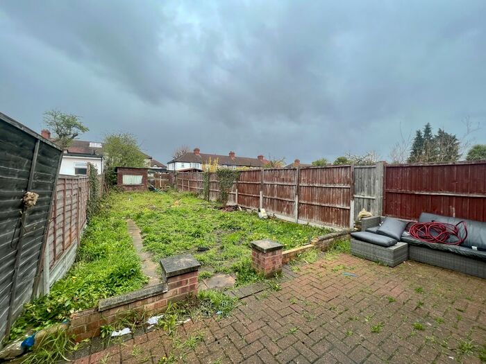 3 Bedroom Semi-Detached House To Rent In Hadleigh Road, Edmonton, N9