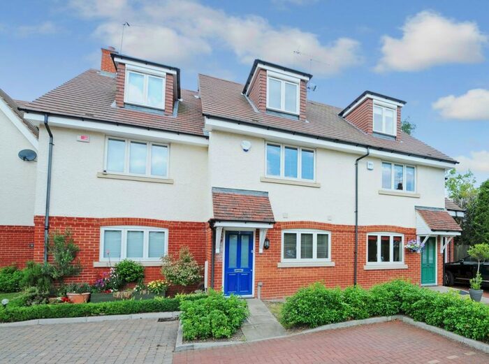 3 Bedroom Terraced House To Rent In St. Thomas Close Farnham, GU9