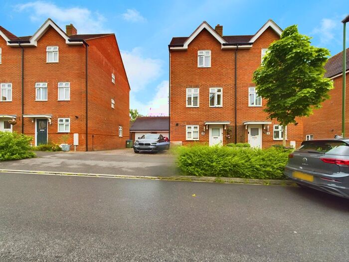 4 Bedroom Town House To Rent In Sargent Way, Broadbridge Heath, Horsham, RH12