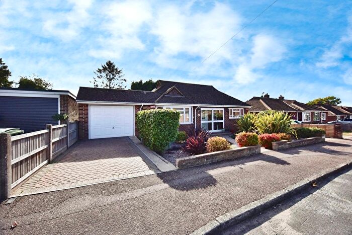 3 Bedroom Bungalow For Sale In Fauchons Close, Bearsted, Maidstone, Kent, ME14