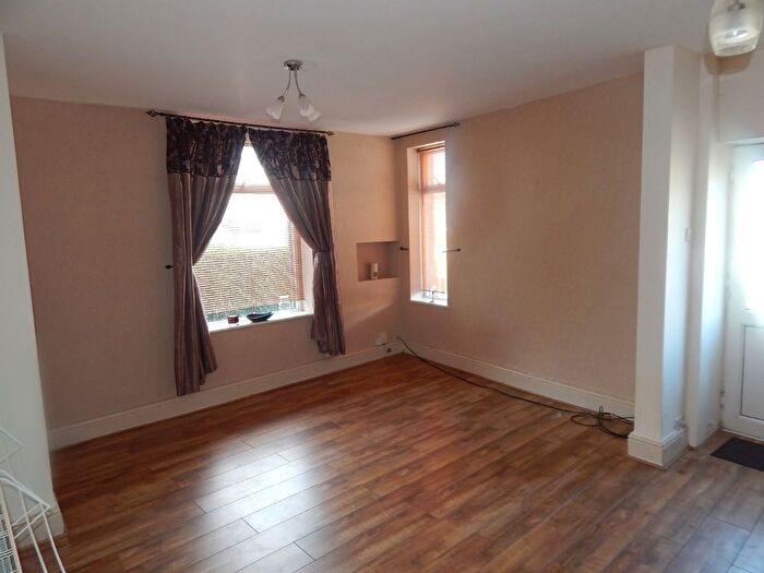 2 Bedroom Terraced House To Rent In Kilpin Hill Lane, Dewsbury, WF13