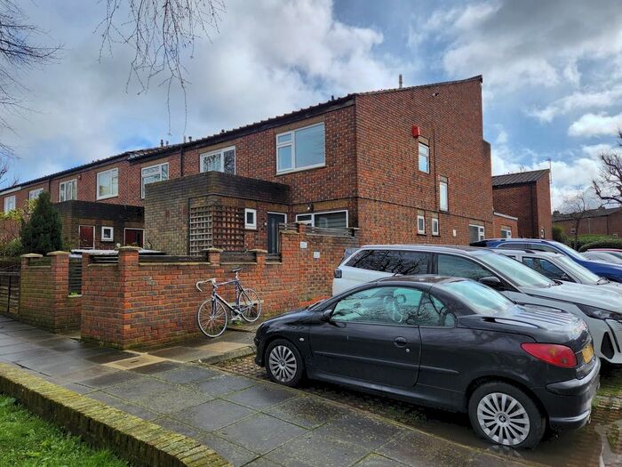 5 Bedroom End Of Terrace House To Rent In Goodman Cresent, Streatham Hill, SW2