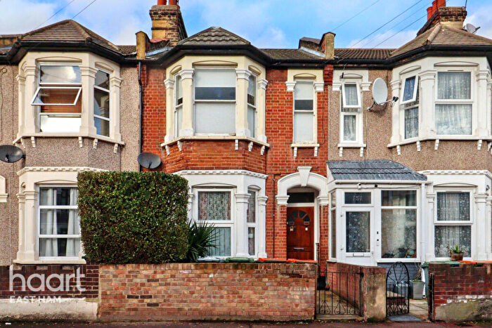 1 Bedroom Maisonette For Sale In Kensington Avenue, London, E12