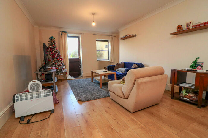 2 Bedroom Apartment To Rent In Portswood Road, Southampton, SO17