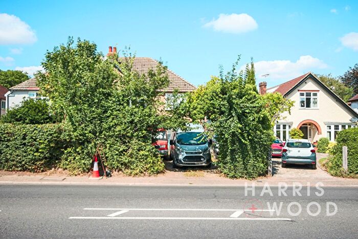 4 Bedroom Semi-detached House For Sale In Shrub End Road, Colchester, Essex, CO3