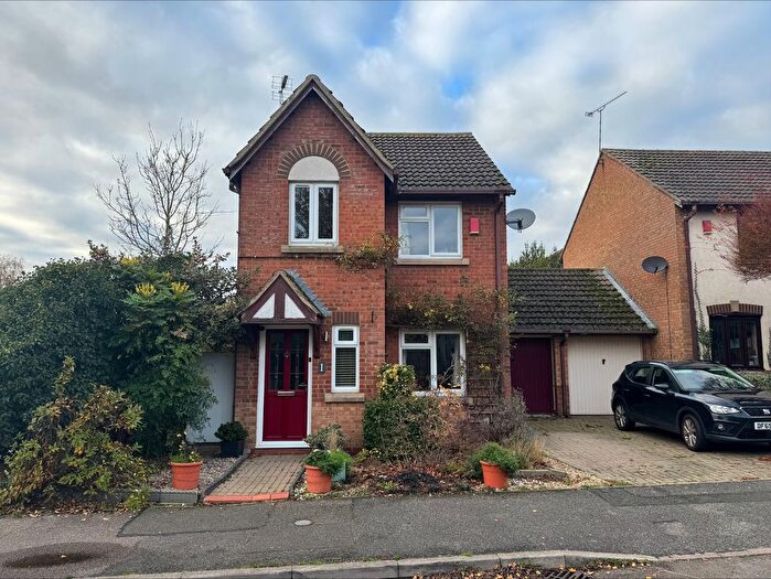 3 Bedroom Detached House For Sale In Kingsmead, Northampton, NN2