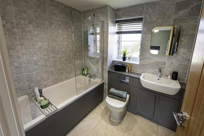 3 Bedroom Detached House For Sale In Selby Road, Howden, Goole, DN14