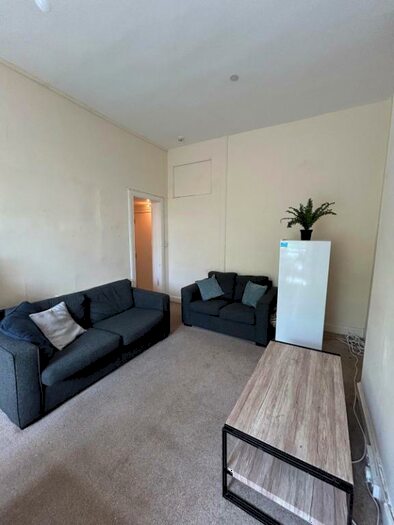 5 Bedroom Flat To Rent In Crighton Place, Leith Walk, Edinburgh, EH7