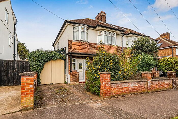 3 Bedroom Semi Detached House For Sale In Phillpotts Avenue, Bedford, MK40