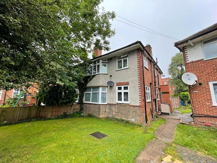 2 Bedroom Property To Rent In Methuen Close, Edgware, HA8