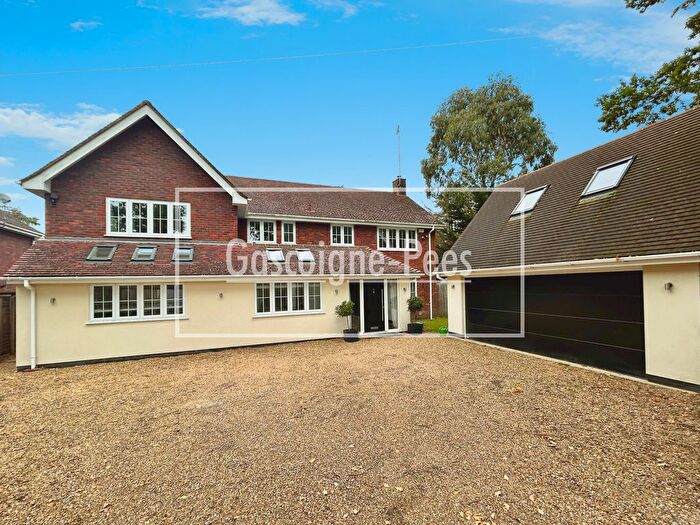 5 Bedroom Property To Rent In Springfield Road, Camberley, GU15