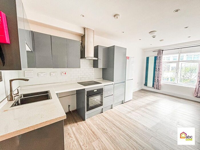 1 Bedroom Flat To Rent In Flat, Southmill Court, A South Street, Romford, RM1