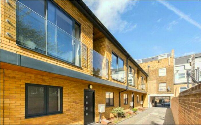4 Bedroom House To Rent In Lotus Mews, Sussex Way, Islington, N19