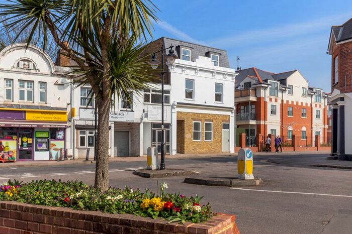 1 Bedroom Flat To Rent In Cromwell House, Walton Road, East Molesey, KT8